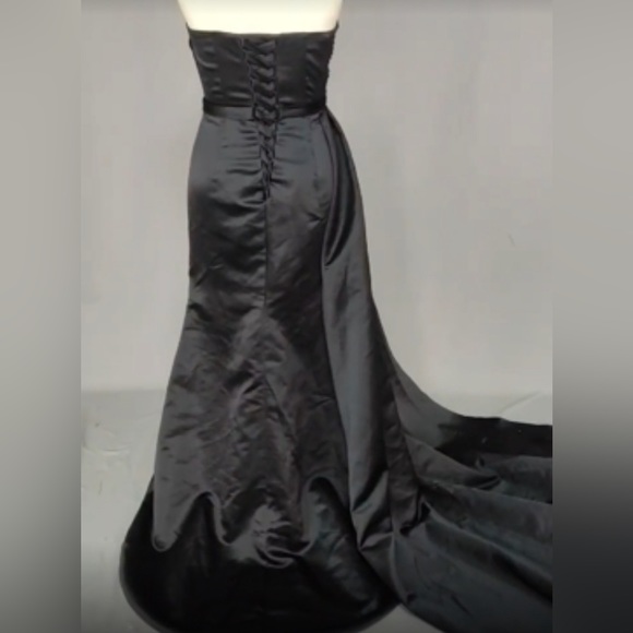 Black Strapless Formal Dress - Picture 3 of 4